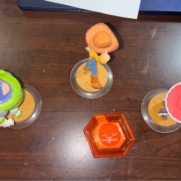 Disney Green and Blue Action Figures Playset - Picture 7 of 9